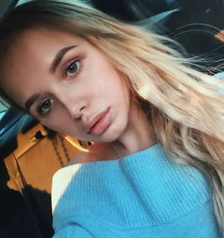 Sexy Elizabeth 19YO 