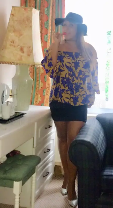 Curvy Munike Masseur*GFE 