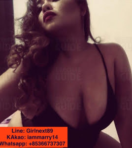 Curvy Mary 