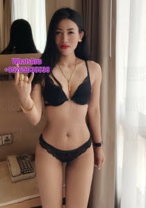 Petite woman companion 