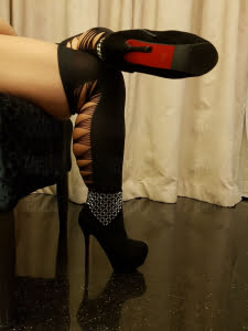 Miss Dee Real Fem Domme 