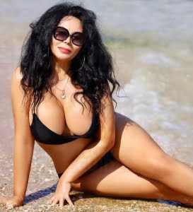Arina Busty 
