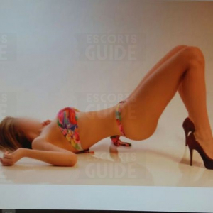  Escortgirl Helena