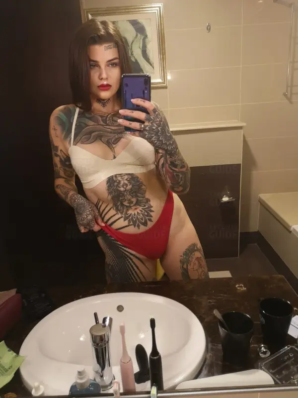 Young Dominant Couple / Cuckolding / Bi 