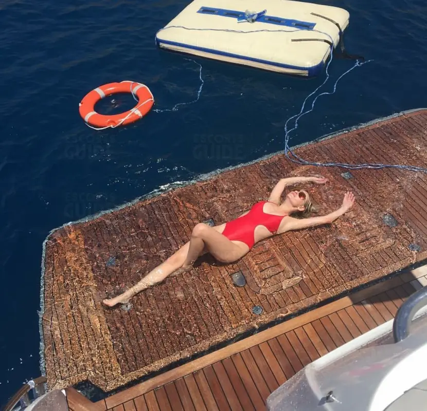 Sunny Downtown porno star 
