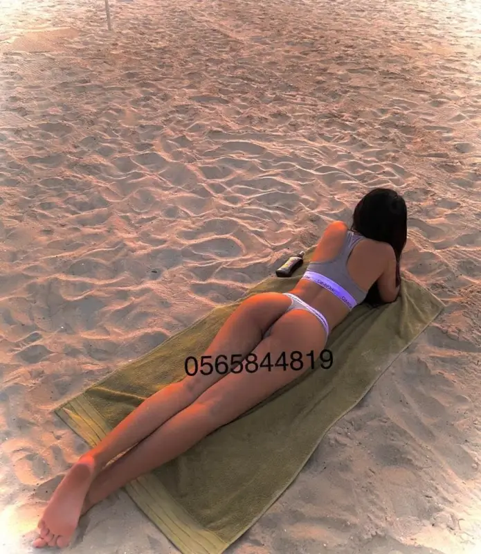 Helly 19 Yo, Full Service, a Level  — Dubai