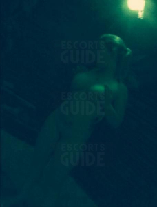  Escortgirl Allana