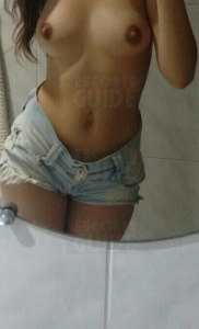  Escortgirl Aisha Menezes