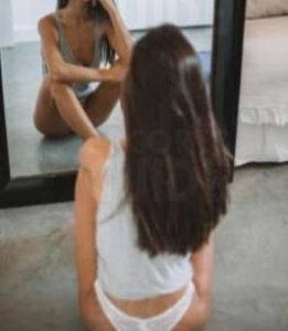  Escortgirl Paula
