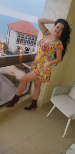Nouvelle Nadia brune sexy