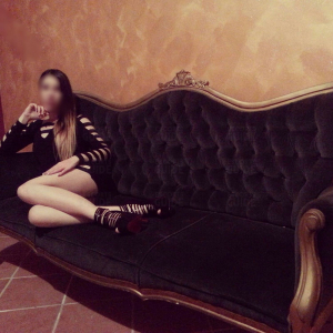  Escortgirl Thea