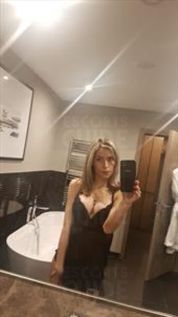 Monica Loren