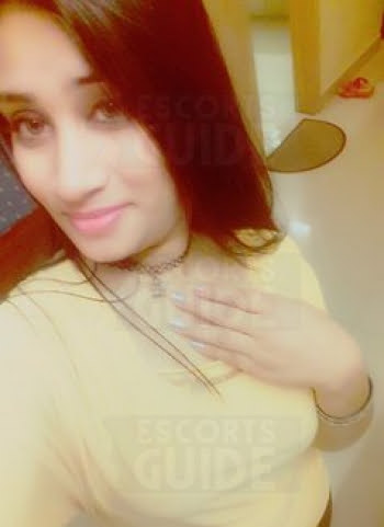 Ananya Busty Milf 