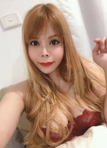 Little curvy cutie school girl 