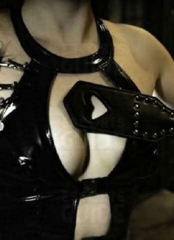 Mistress Nicole 